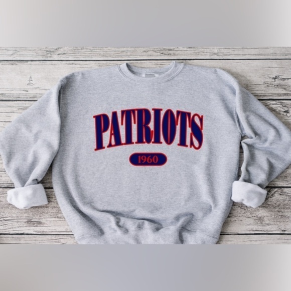 Gildan Tops - Patriots Offset Crewneck